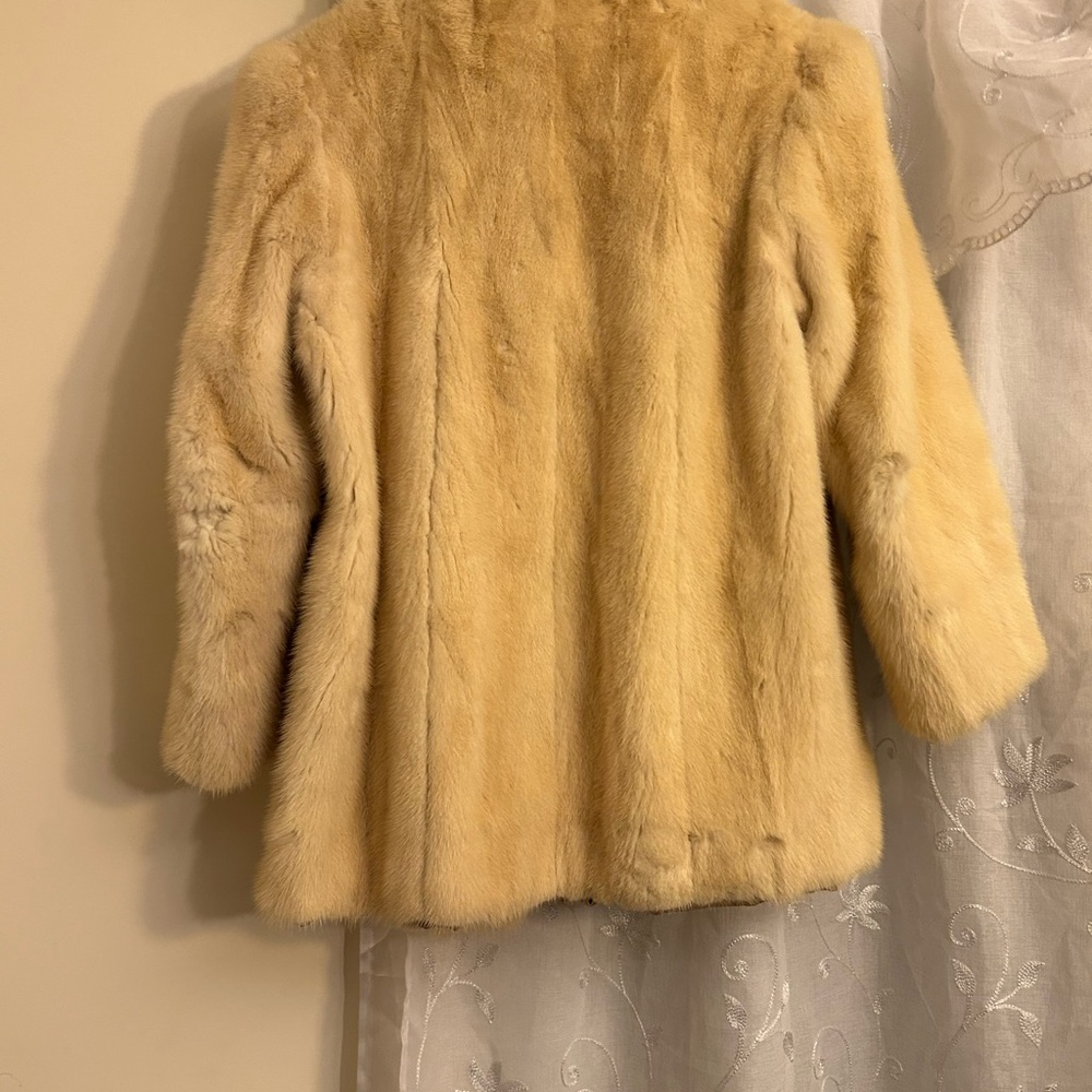 Elegant Beige Fur Coat - Picture 2 of 11